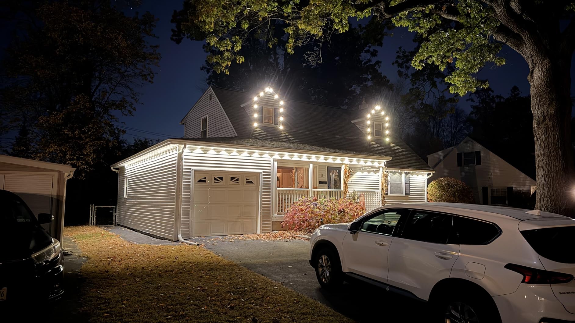 Govee Permanent Outdoor Lights 2, 150ft RGBIC Outdoor Lights with 16 Million Colors and 100 Scene Modes, IP67 Waterproof, Holiday & Party Decorations, Works with Alexa, Google Assistant, White customer photo 1