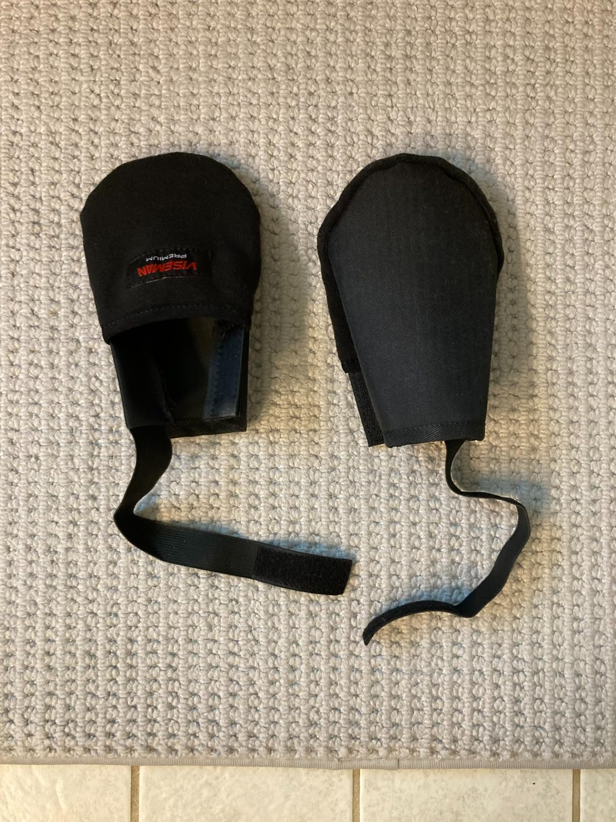 VISEMAN Bowling Shoe Slider, 2 Pieces Bowling Shoe Covers, Adjustable Sole Slide Covers Fit Most Bowling Shoes, Bowling Accessories for Men & Women, Black customer photo 2