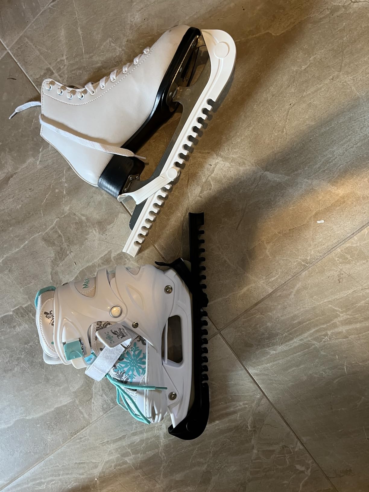 Ice Skate Guards, 2 Pack, Hockey Shoes Ice Skates Blade Covers, Adjustable Figure Skate Protector Accessories customer photo 1