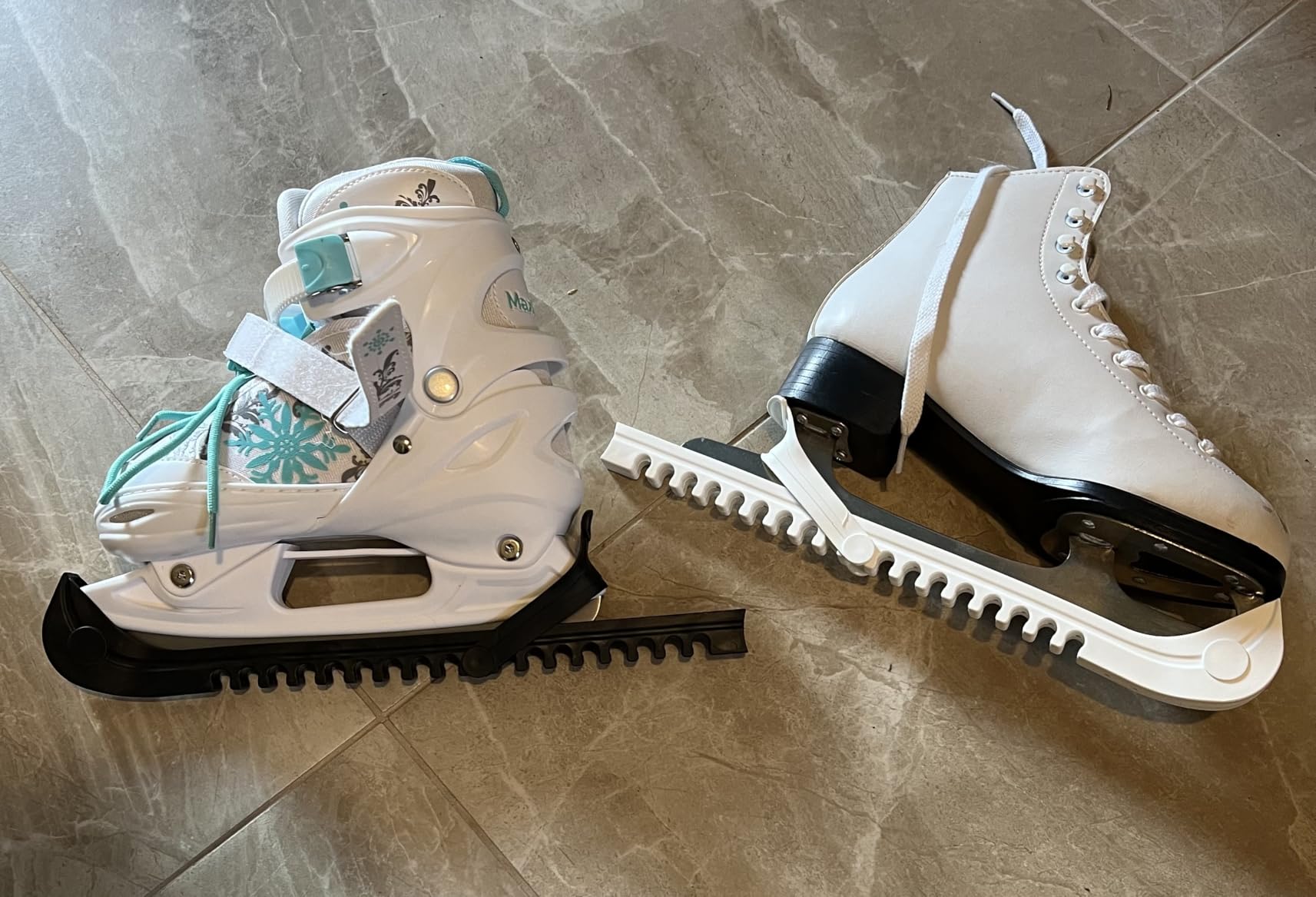 Ice Skate Guards, 2 Pack, Hockey Shoes Ice Skates Blade Covers, Adjustable Figure Skate Protector Accessories customer photo 2