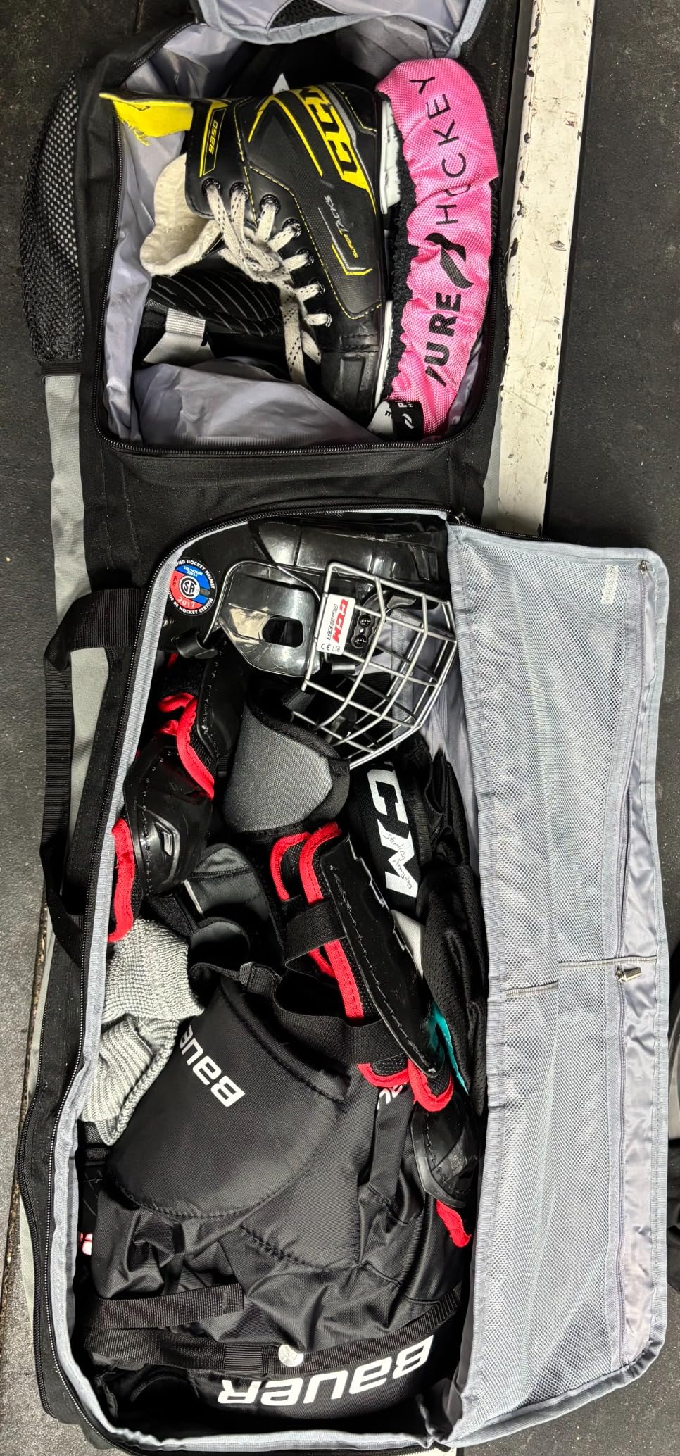 4 Sticks Field Hockey Bag with Shoulder Straps, Field Hockey Backpack with Separate Shoe Compartment and Multi Pockets customer photo 1