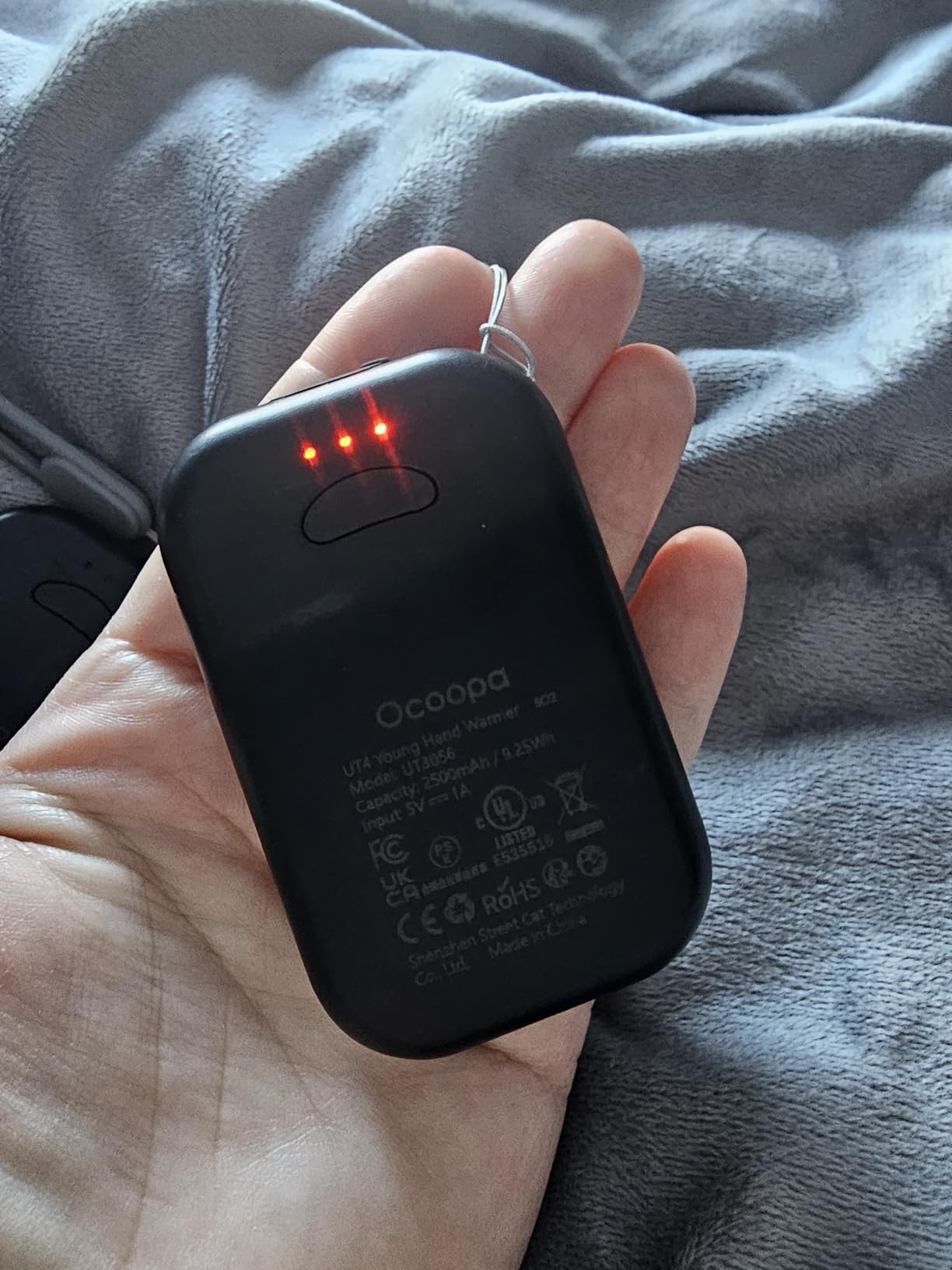 OCOOPA Magnetic Rechargeable Hand Warmers 2 Pack, Card-Style Electric AI Hand Warmers, 8hrs x2, UL Certified, Pocket Portable Hands Heater for Men Women, Hunting Essentials, UT4 Young customer photo 2