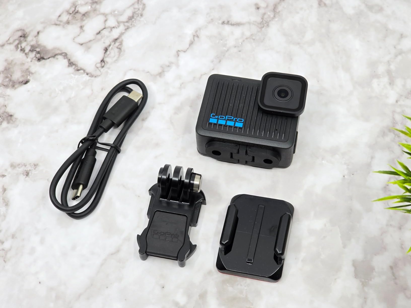 Hero - Compact Waterproof Action Camera with 4K Ultra HD Video, 12MP Photo, Touch Screen customer photo 1