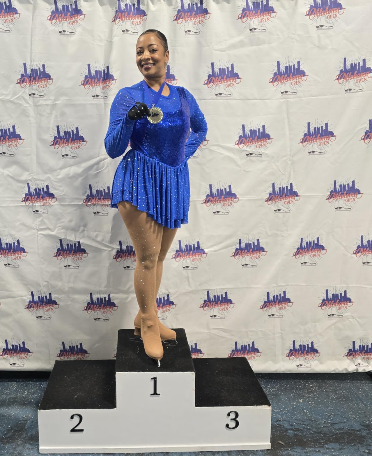 Sequin Figure Skating Dress for Women Long Sleeve Shiny Mesh Rhinestone Ice Skating Dress Ballet Lyrical Dancewear customer photo 1