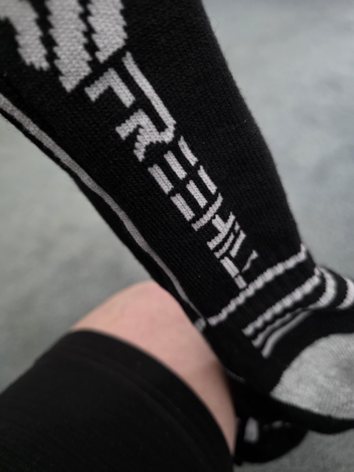 FREEHILL Merino Wool Heated Socks for Men Women, 5000mAh One-Click Control Rechargeable Cold Weather Heated Ski Socks customer photo 2