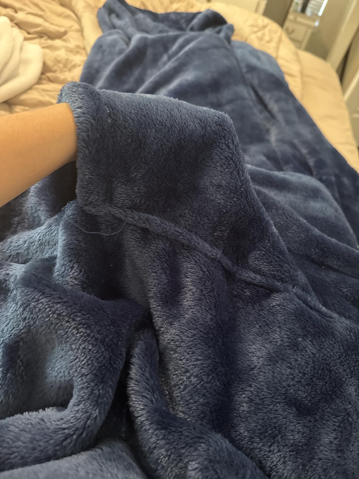 EzrAllora Giant Plush Fleece Lightweight Foot Pocket Blanket -Patent Pending- Premium Gifts for Men Who Wants Nothing - Cool Gamer Gifts for Men Who Have Everything customer photo 1