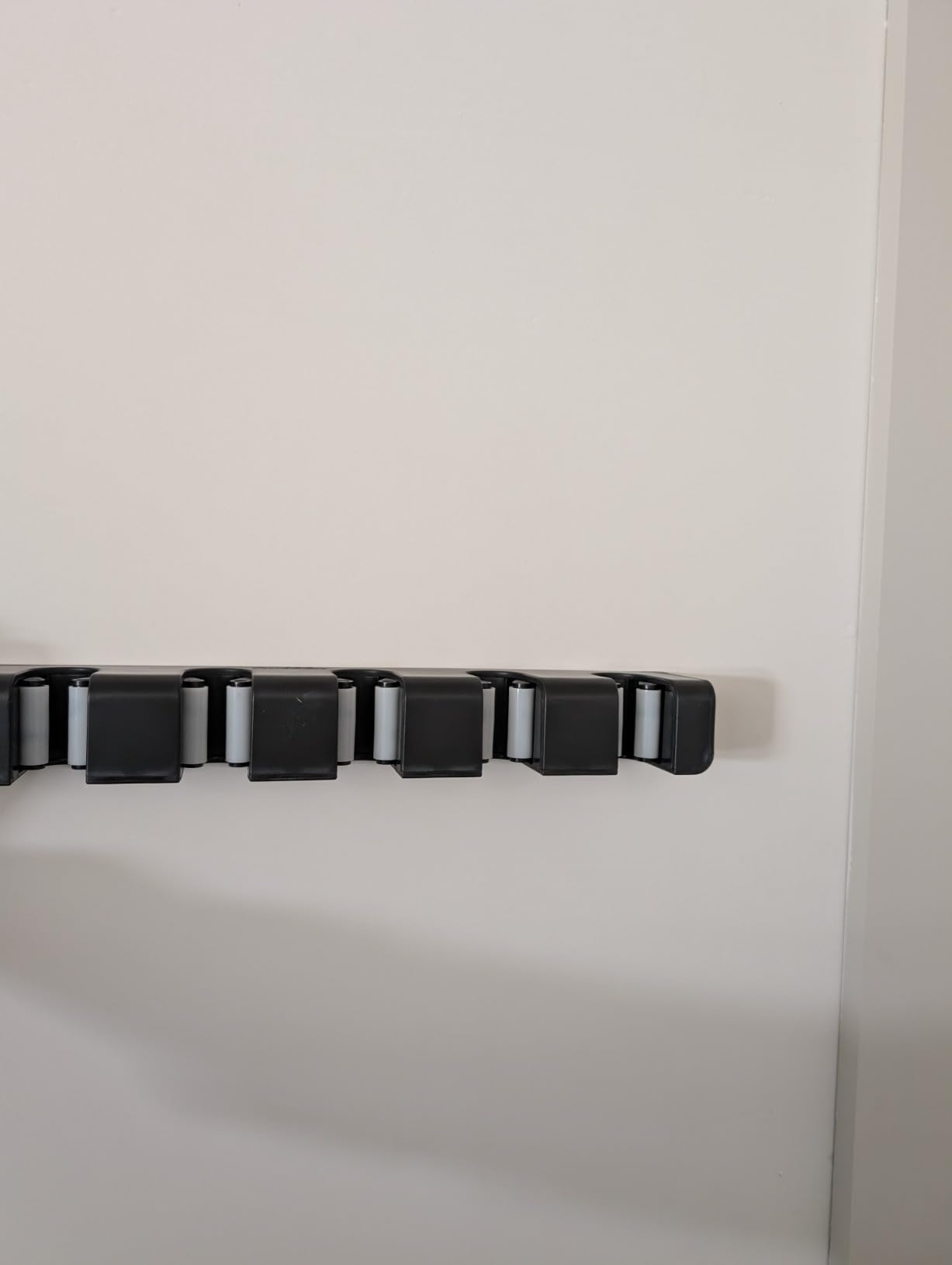 Hikeen Hockey Stick Wall Mount, Enhanced Stability Ice Hockey Stick Display Holder, Space-Saving Hockey Stick Organizer customer photo 2