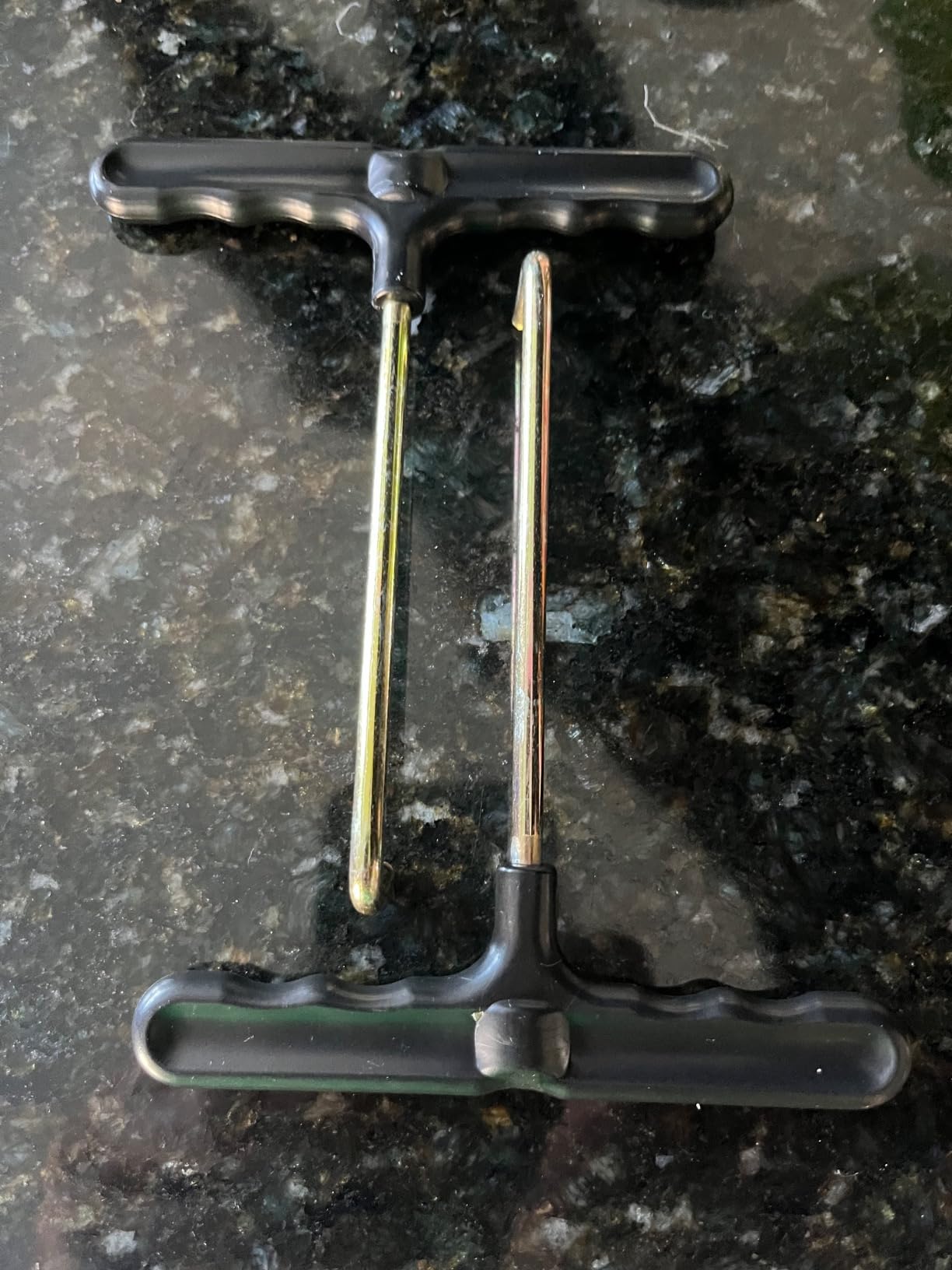 lasuroa 2pcs Lace Tightener, 5.12x4.53 Inch Shoe Lace Tightener Tool Shoe Lace Puller Boot Hooks Boot Pullers Ice Skate Lace Tightener Key Tool for Skiing Roller Hockey Sports Shoes customer photo 1