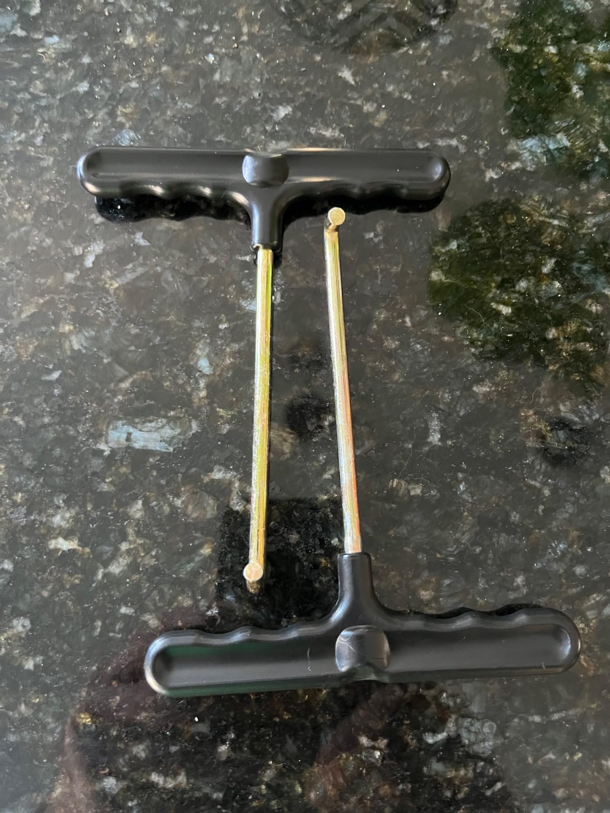 lasuroa 2pcs Lace Tightener, 5.12x4.53 Inch Shoe Lace Tightener Tool Shoe Lace Puller Boot Hooks Boot Pullers Ice Skate Lace Tightener Key Tool for Skiing Roller Hockey Sports Shoes customer photo 2