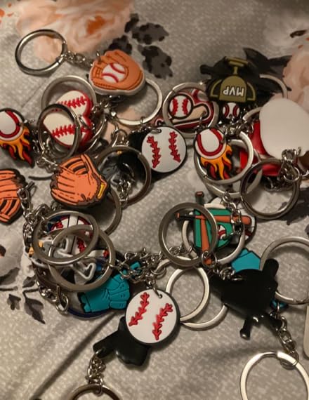 Batiyeer 36 Pack Hockey Keychains Bulk Party Favors Sports Gifts Ball Key Chains Funny Keyring for Women Men Birthday Supplies customer photo 1