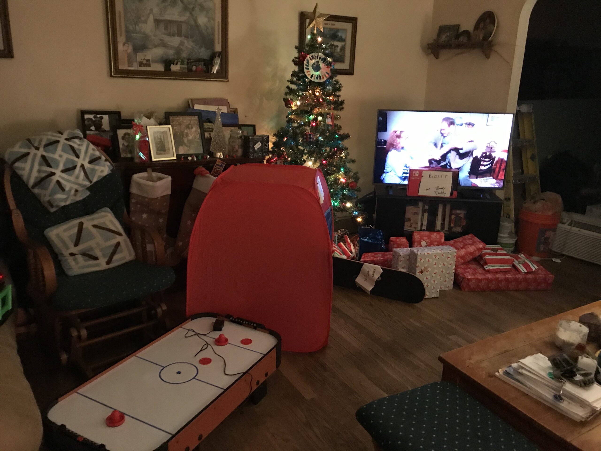 Best Choice Products 40in Portable Tabletop Air Hockey Arcade Table for Game Room w/ 100V Motor, Electric Fan, 2 Strikers, 2 Pucks customer photo 3