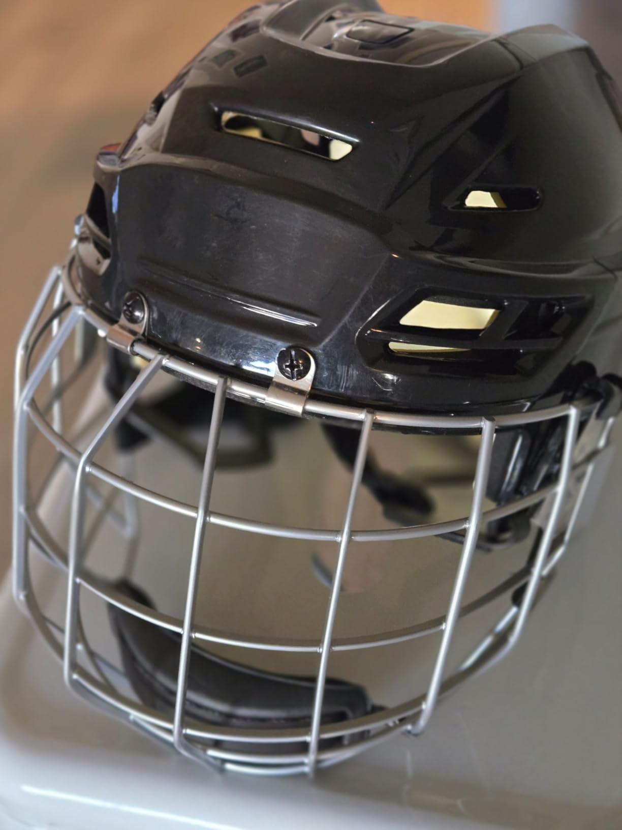 Ice Hockey Helmet Breathable Hockey Helmet with Cage for Youth Adult customer photo 1