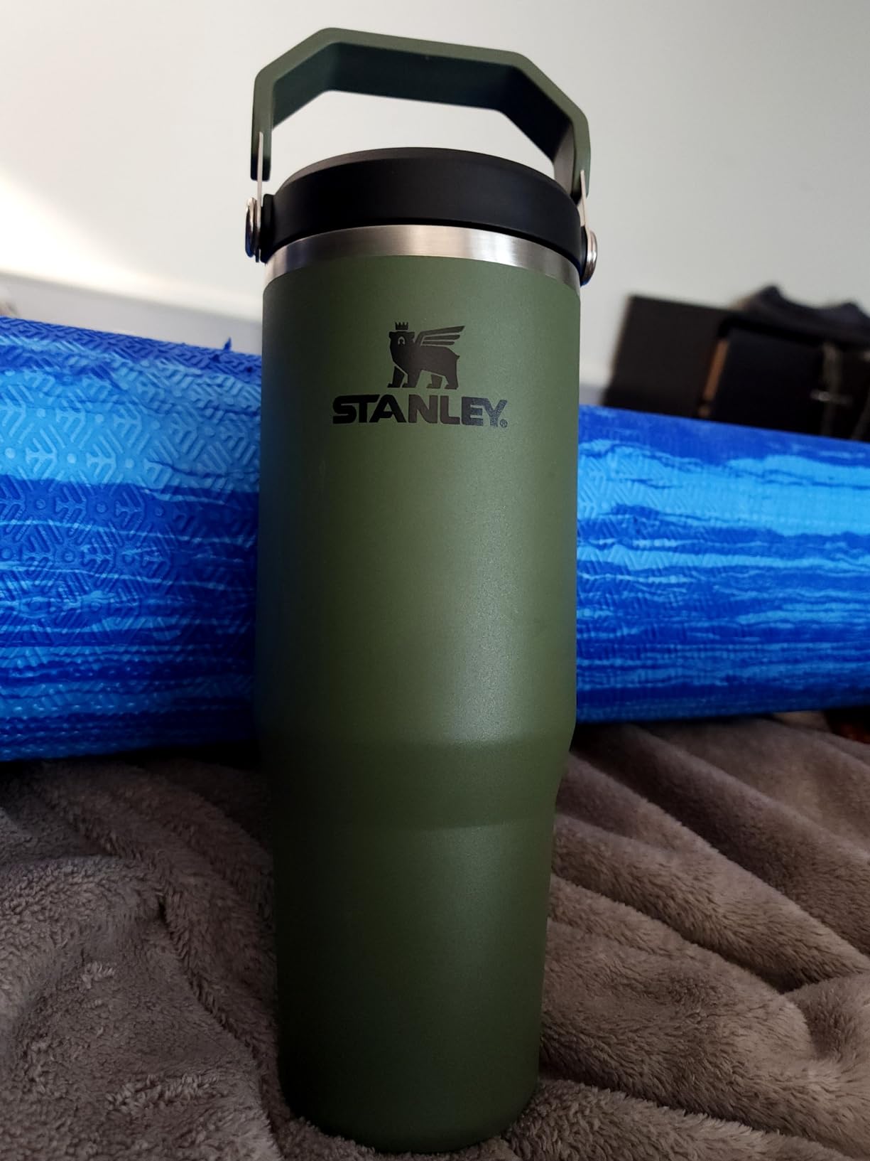 Stanley IceFlow 2.0 Flip Straw Tumbler with Handle 30 oz | Twist On Lid and Flip Up Straw | Leak Resistant Water Bottle | Insulated Stainless Steel | BPA-Free | Black 2.0 customer photo 1