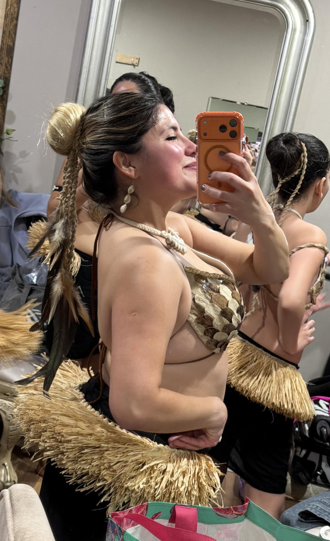 FANDAMEI Hair Bun Maker Set- 8 PCS Hair Donuts for Buns (2 Extra-large,2 Large,2 Medium and 2 Small), 40 PCS Bobby Pins, 5 PCS Hair Elastic Ties Black,Bun Maker - Brown customer photo 1