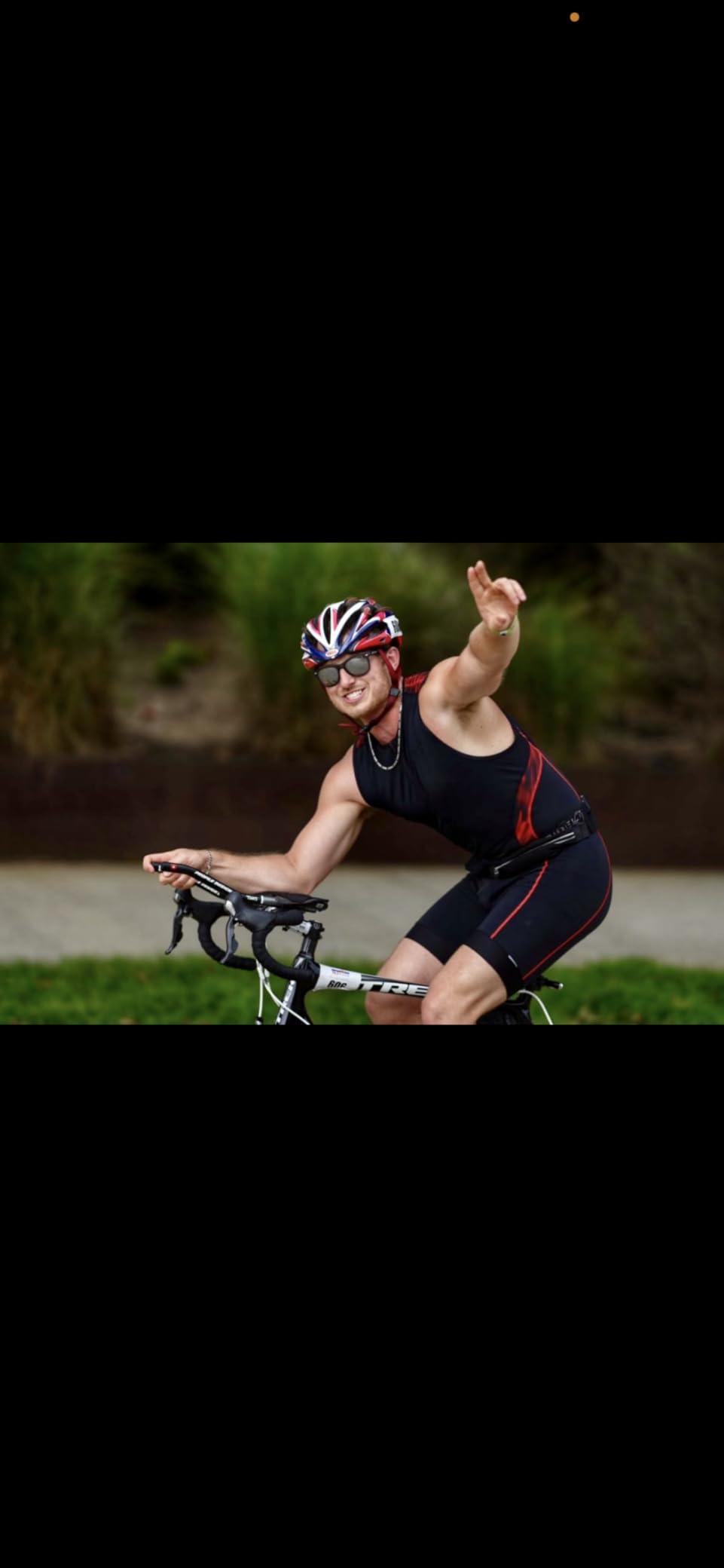 Santic Men's Triathlon Suit Sleeveless Skinsuit Padded Quick-Dry Swim Bike Run with Pockets customer photo 1