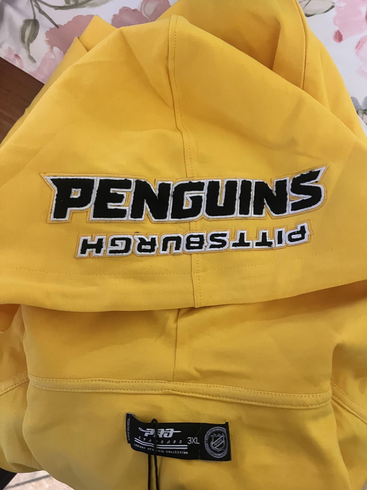 Pro Standard Mens NHL Classic Chenille Full Zip Hoodie customer photo 1