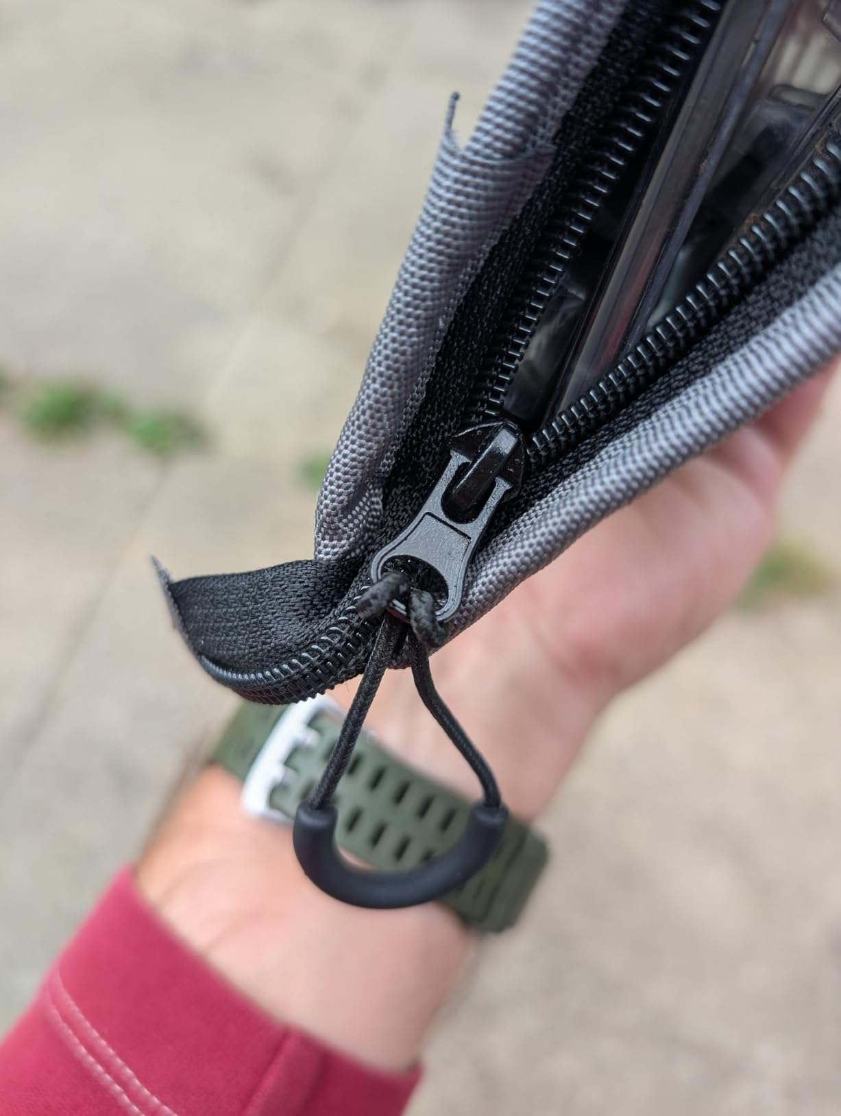 VISEMAN Skate Blade Bag, PVC Coated Polyester Storage Case for 2 Pairs, Water-Resistant with Thick Felt Padding, Black, 6.69 x 14.37 Inches customer photo 1