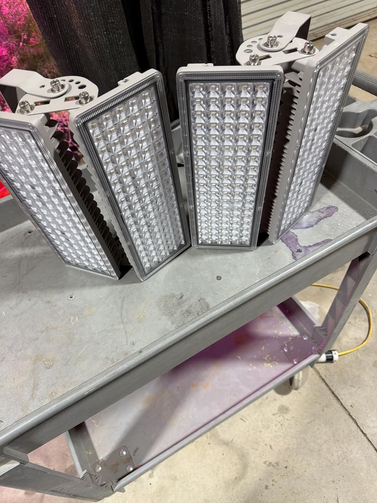 Kekeou 500W LED Stadium Lights 70000LM LED Flood Light Outdoor, 6500K Daylight Super Bright Arena Light, IP67 Waterproof Field Lights 180° Adjustable Angle for Sport, Parking Lot and Courts customer photo 1