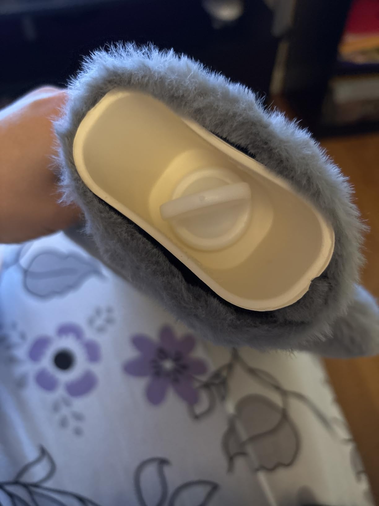 Dawdix 2L Natural Rubber Hot Water Bottle with Cover, Leakproof Design for Hot & Cold Compress, Ideal for Menstrual Cramps/Hand & Feet Warmer/Neck & Shoulder Pain Relief, Ultra-Soft Touch, Cream White customer photo 2