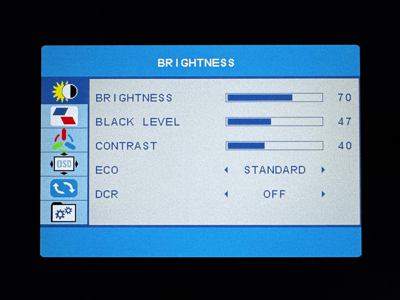 UPERFECT Portable Monitor Battery Touchscreen 120HZ | 15.6 inch 1ms Gaming Monitor | Built-in 10800mAh Battery Powered | Type-C & MINI HDMI | Travel Screen for Laptop, Computer, Game Consoles customer photo 1