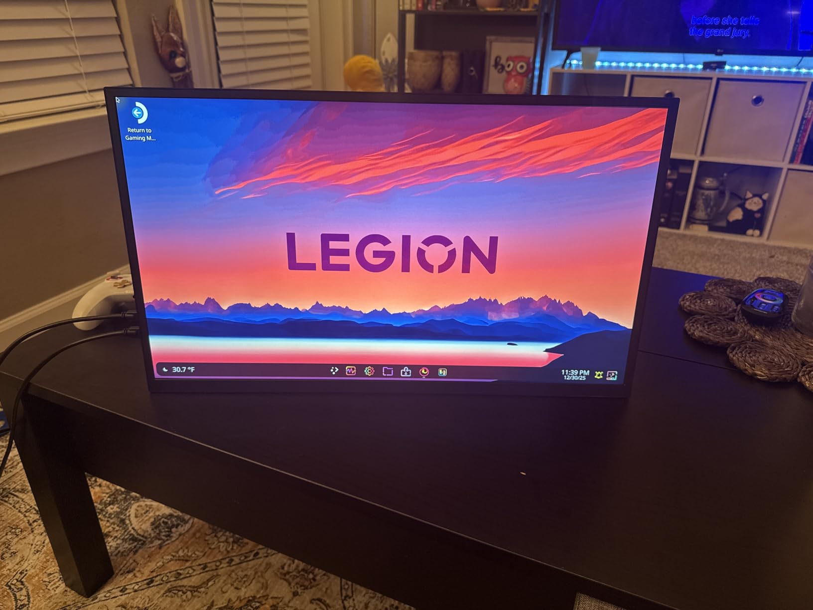 UPERFECT Portable Monitor 4K 120HZ QLED 17.3