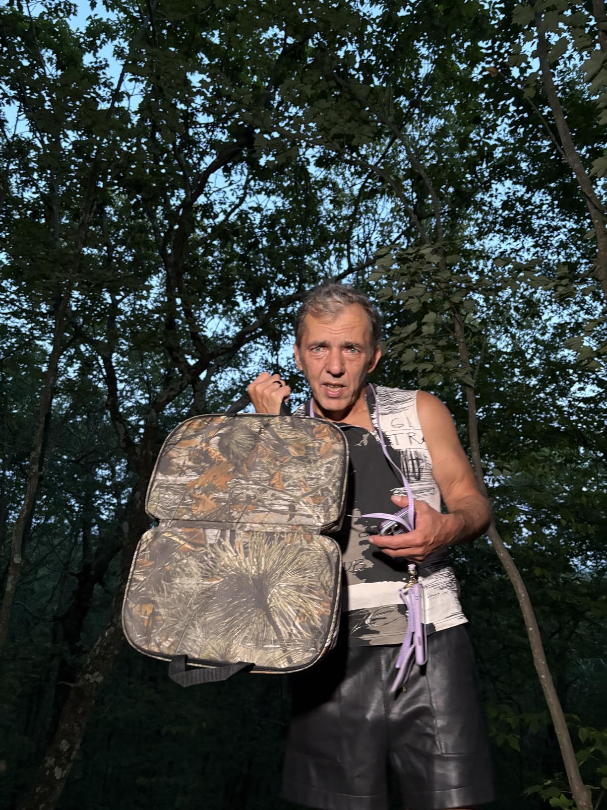 MYDAYS Portable Heated Hunting Seat Cushion, Foldable Heating Seat Pad for Outdoor Stadium Bleacher Camping Hunting, Power Bank Not Included (Camo) customer photo 2