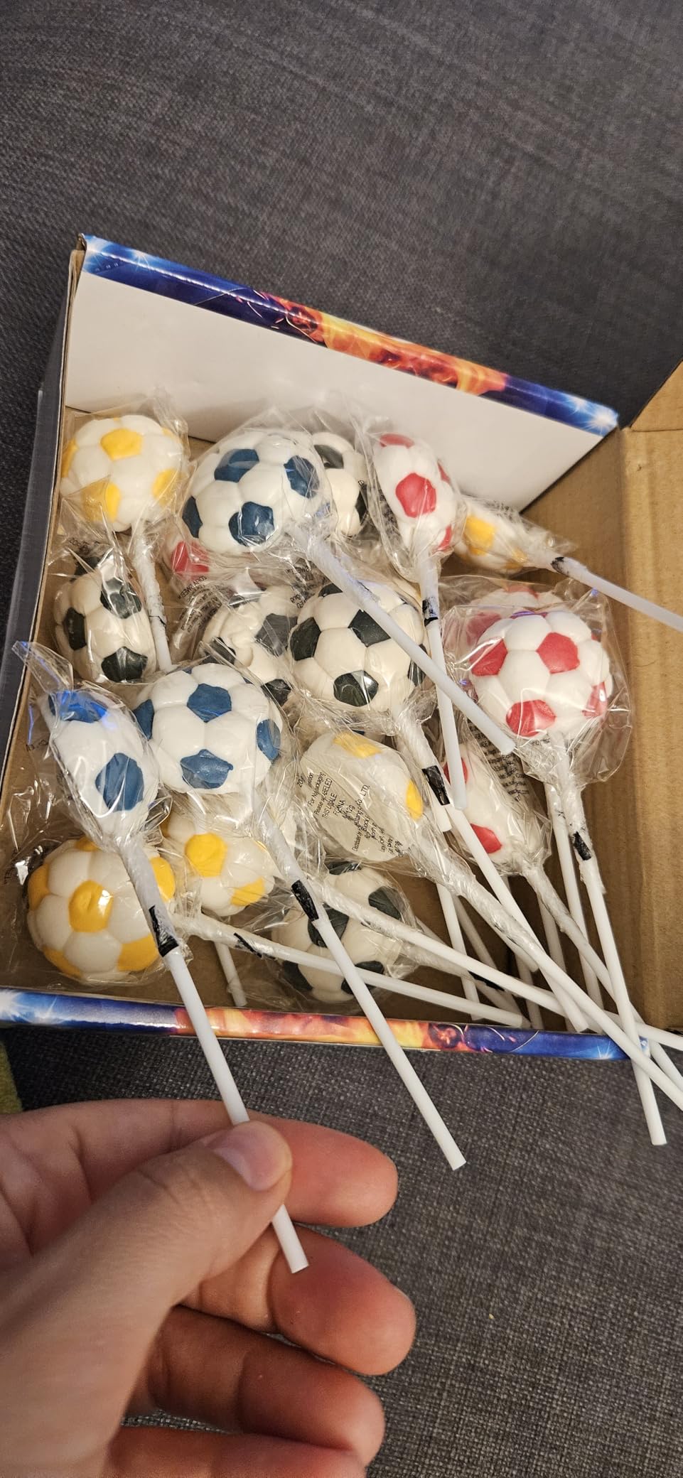 24 Ct Slap Shot Ice Hockey Puck Lollipops, Cool Mint VS Rich Chocolate, Individually Wrapped Sports Candy For Party Favors, Tournaments Awards, Senior Night Gifts, and Team Treats or Fan Events customer photo 1