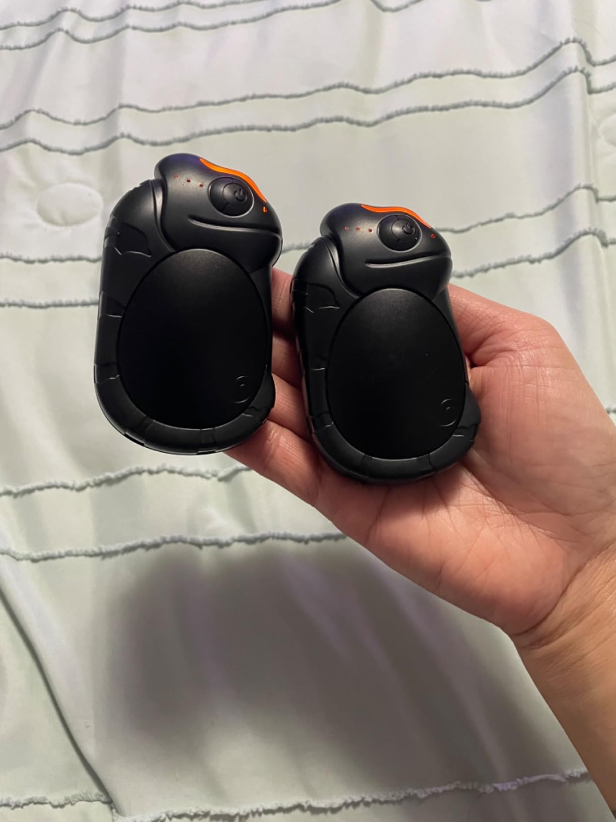 Heated Socks for Women Men, 8000mAh Rechargeable Battery Foot Warmer Hiking Socks Up to 10 Hours, APP Controlled Electric Heated Socks with 4 Heating Levels for Camping Skiing customer photo 1