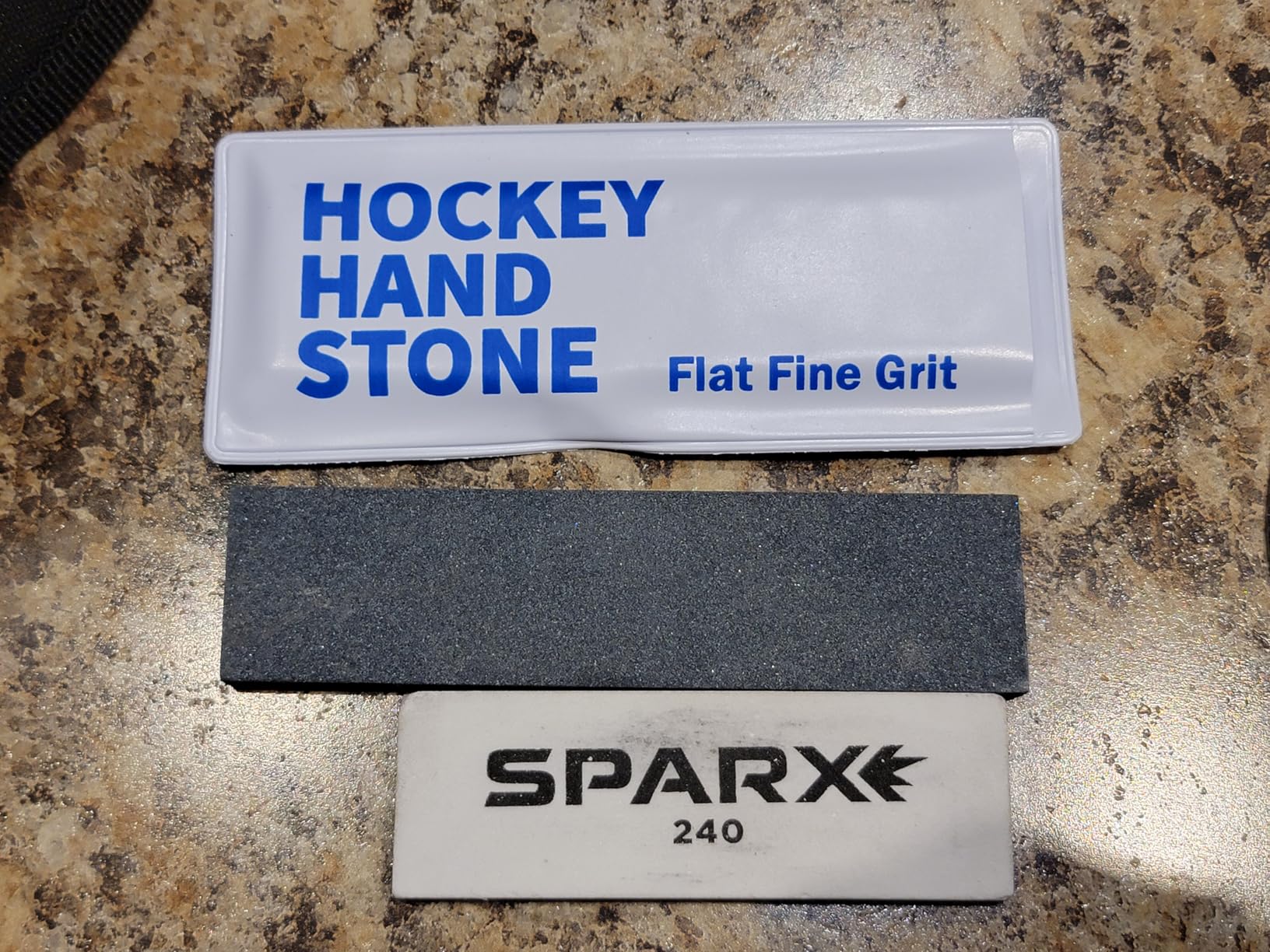 2Pcs/4Pcs Skate Sharpening Stones, Hockey Skate Hand Stone with PU Cover, Flat Fine Grit Hockey Honing Stone for Sharpening Ice Skates customer photo 1