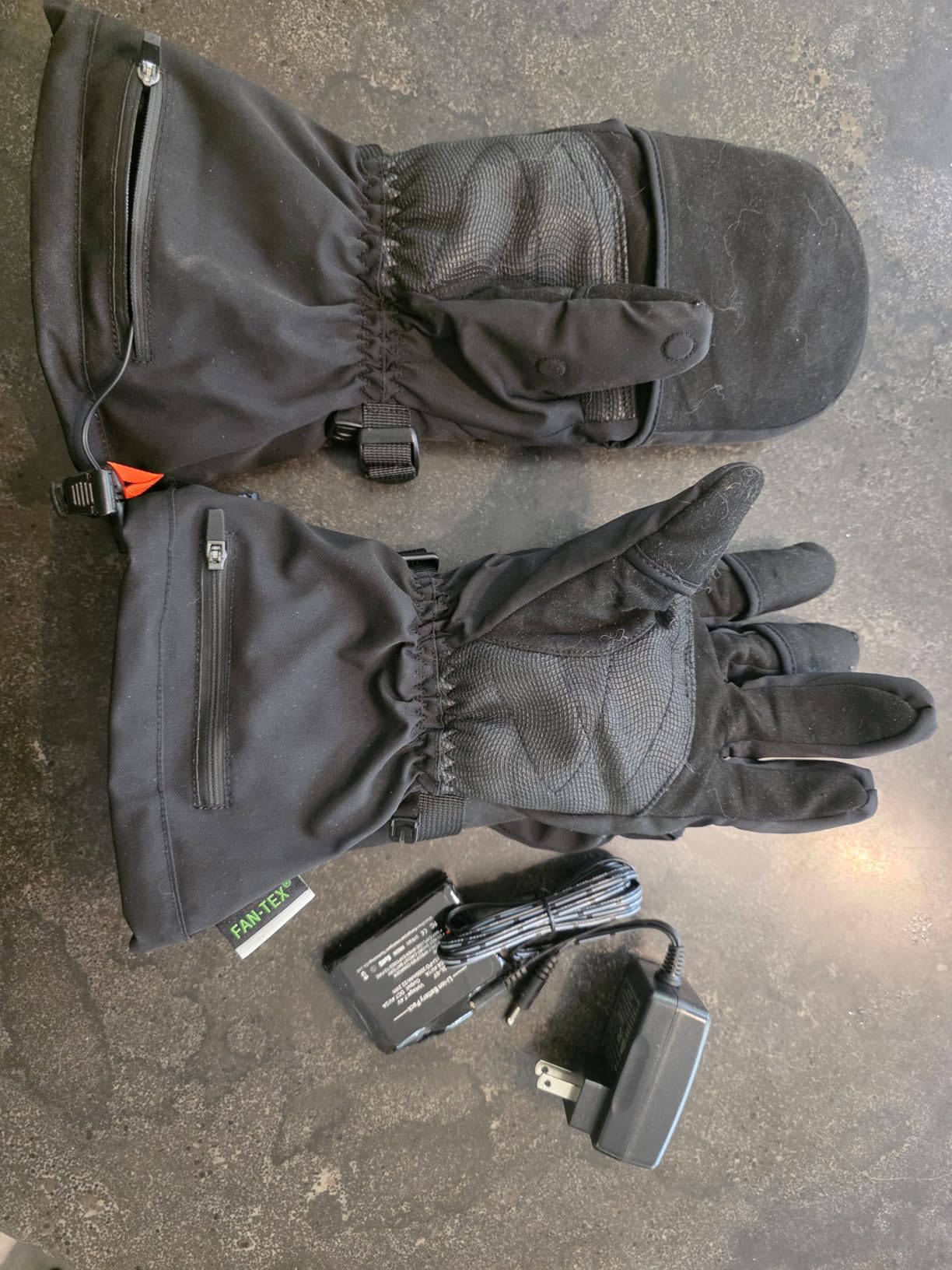 Heated Gloves for Men Women, Photography Gloves with Rechargeable 7.4V 3000mAh Battery, Flip Tech Finger Caps with Magnets customer photo 1