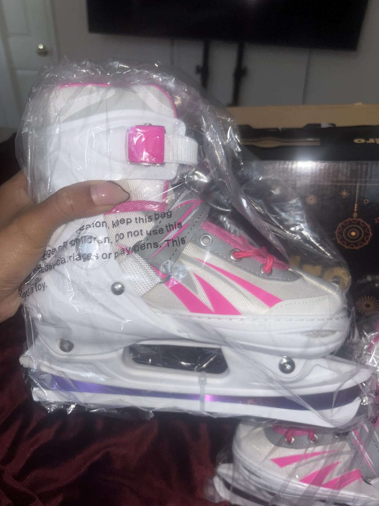 Adjustable Ice Skates for Kids Girls Boys, 4 Size Adjustable Beginner Ice Hockey Skates customer photo 1