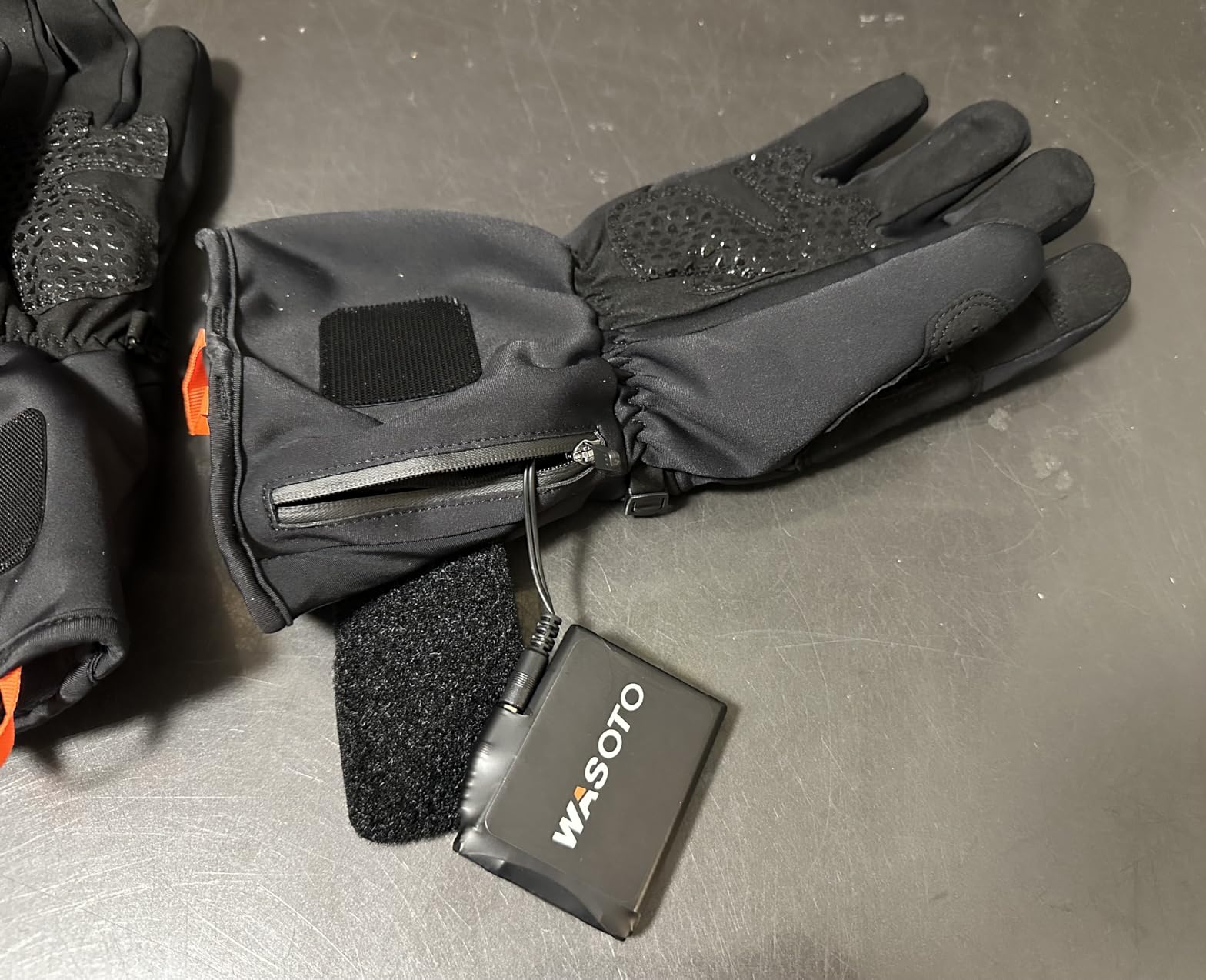 WASOTO Heated Gloves for Men Women, 7.4V 22.2WH Electric Rechargeable Windproof Waterproof Touchscreen Heated Ski Gloves customer photo 2