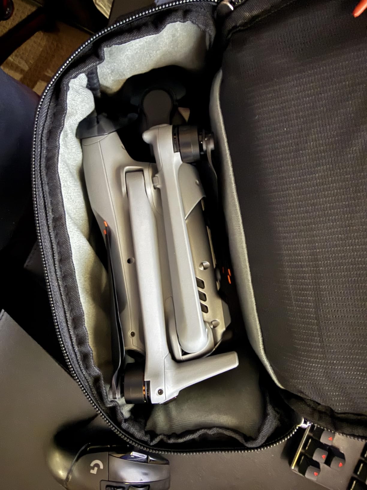 K&F CONCEPT Camera Sling Bag, Crossbody Sling Shoulder Bag with Hardshell Protection & Tripod Holder customer photo 2