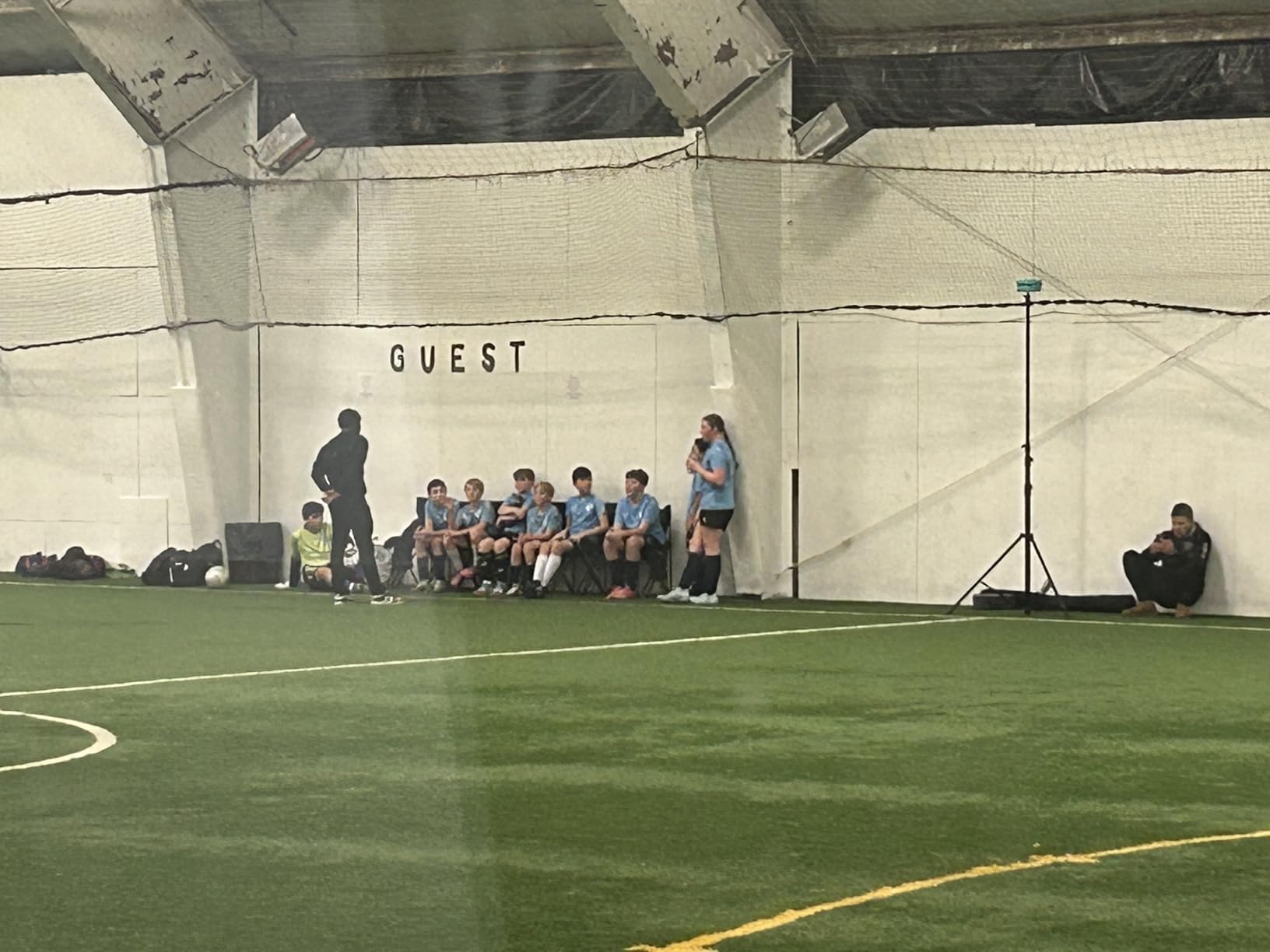 VEVOR Portable Folding Bench, 4 Seat Foldable Soccer Bench with Side Pockets and Carrying Bag, Lightweight Sideline Seating with Back Rest for Football, Baseball, Camping, Outdoor Events customer photo 2