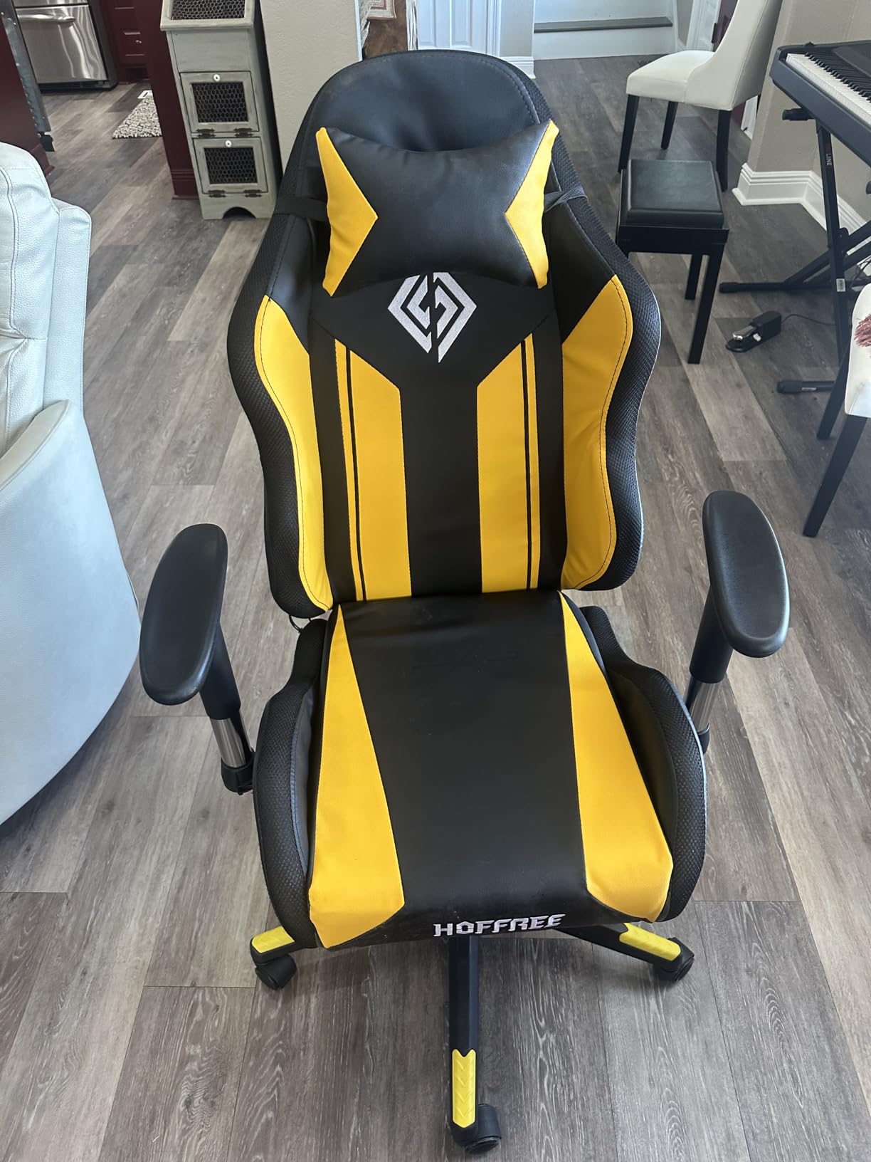 HOFFREE RGB LED Gaming Chair for Kids Reclining Gaming Chairs for Teens 8-15 Computer Chair with RGB Lights Kids PC Game Chair with Footrest and Lumbar Support Video Game Chairs customer photo 1