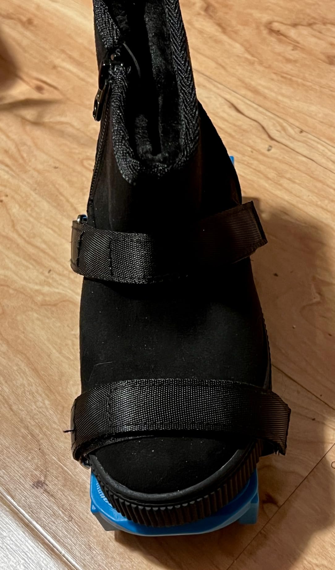 1/2 Pairs Upgraded Toddler Ice Skates, Kids Adjustable 2-in-1 Double & Single Convertible Blade Skates with Hook and Loop Fastener Straps customer photo 2