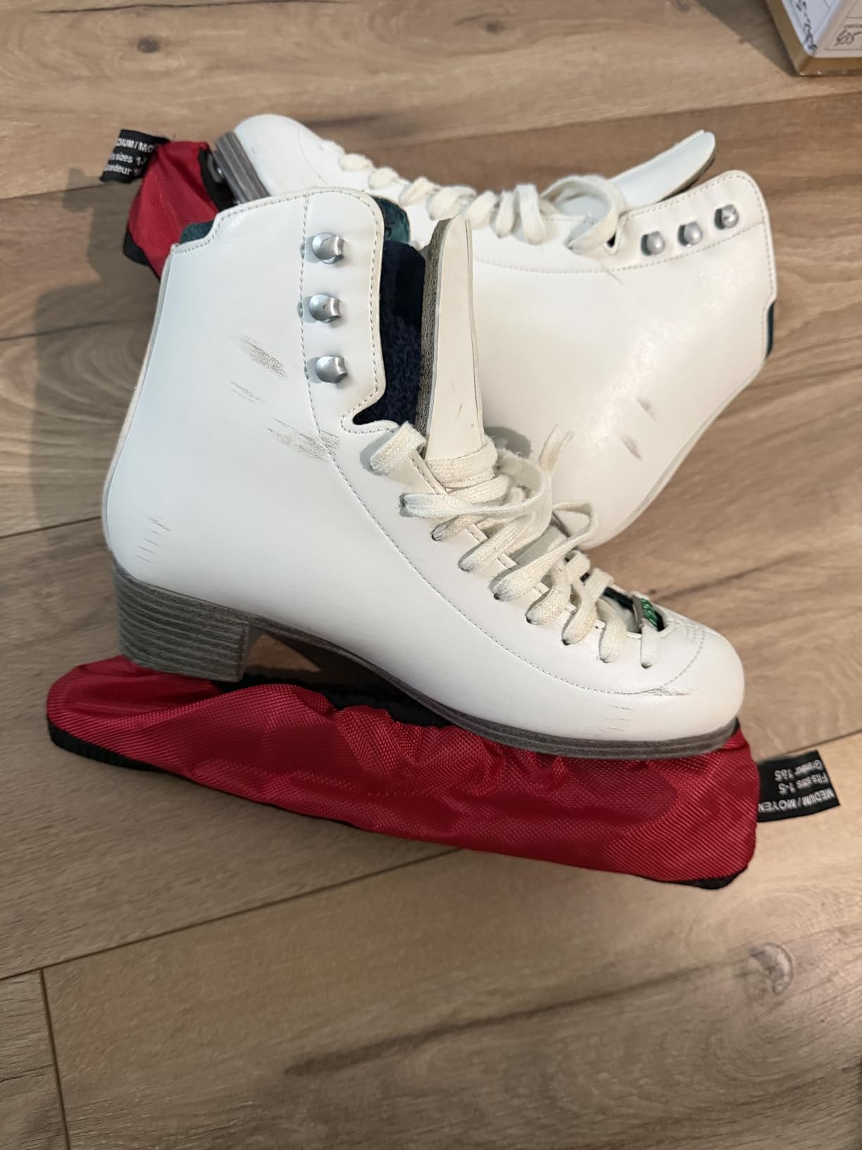 Ice Skate Guards - Premium Ice Skate Soakers for Figure Skating and Hockey - Absorbent Terry Cloth Blade Covers - Quick-Dry - Machine Washable - Fits Multiple Sizes - Protects Blades and Gear Bags customer photo 1