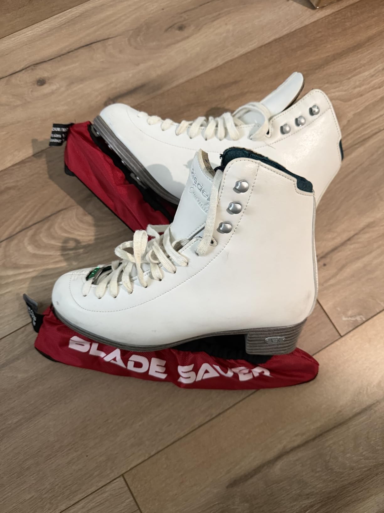 Ice Skate Guards - Premium Ice Skate Soakers for Figure Skating and Hockey - Absorbent Terry Cloth Blade Covers - Quick-Dry - Machine Washable - Fits Multiple Sizes - Protects Blades and Gear Bags customer photo 2