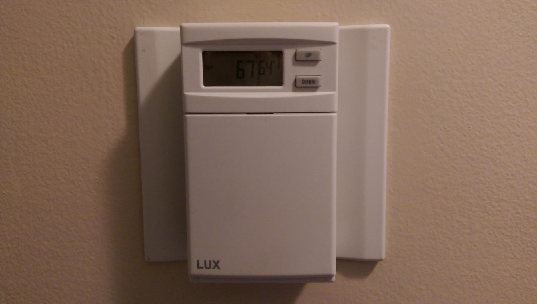 Lux ELV4 Line Voltage Programmable 5-2 Day Thermostat; 1 Heat, Line Voltage Only customer photo 1