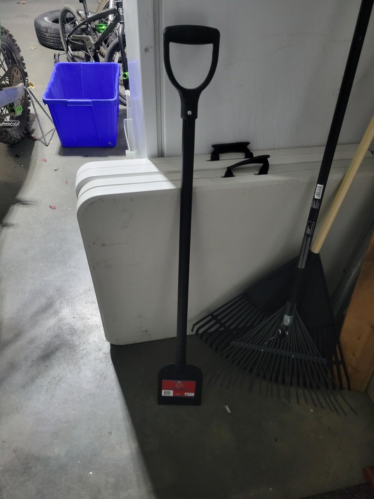 Bully Tools Heavy Duty Ice Scraper with D-Grip Handle - Steel Head and Floor Scraper with Long Handle for Driveway, 11-Gauge Steel Flat Head Shovel and Tool Ice Edging Shovel for Sidewalks, 46-inches customer photo 1