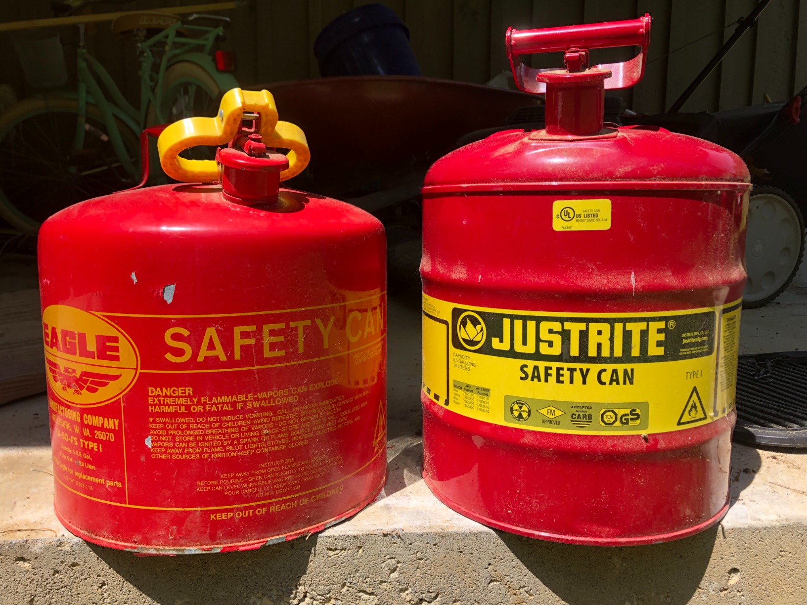 Justrite 5 Gallon Type I Red Safety Gas Can for Gasoline with Flame Arrester, Self-Closing Lid, and Funnel, Made in the USA, Galvanized Steel Flammable Storage Can, 7150110 customer photo 2