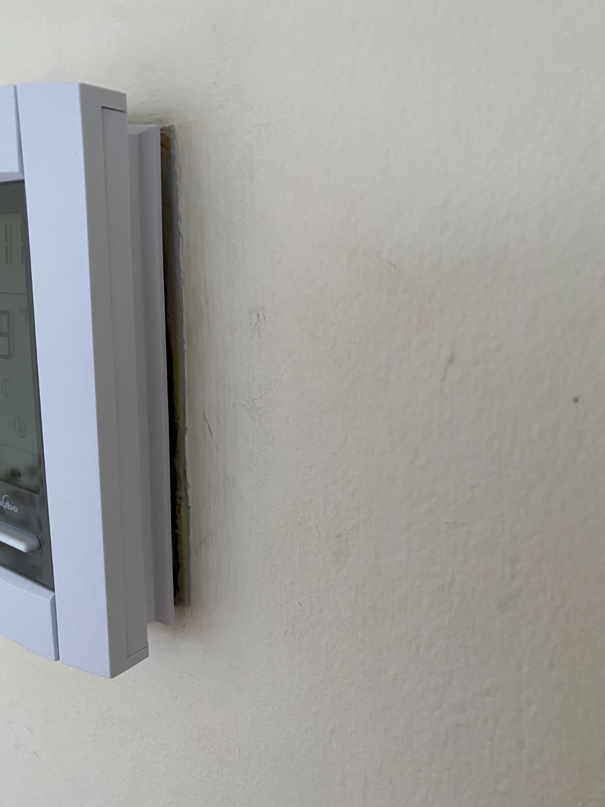 Honeywell Home Aube TH115-A-240D-B Programmable Electronic Thermostat Supply Voltage: 240 Vac 15A customer photo 1
