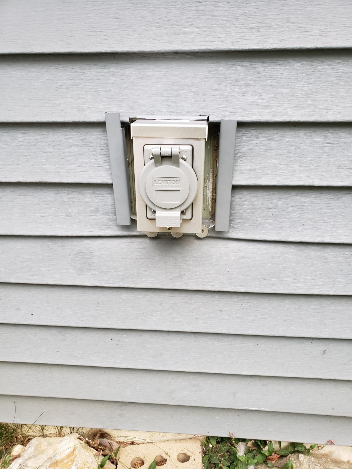 Generac 6347 50-Amp 125/250V Aluminum Power Inlet Box - Weather-Resistant Outdoor Generator Connection, Silver customer photo 1