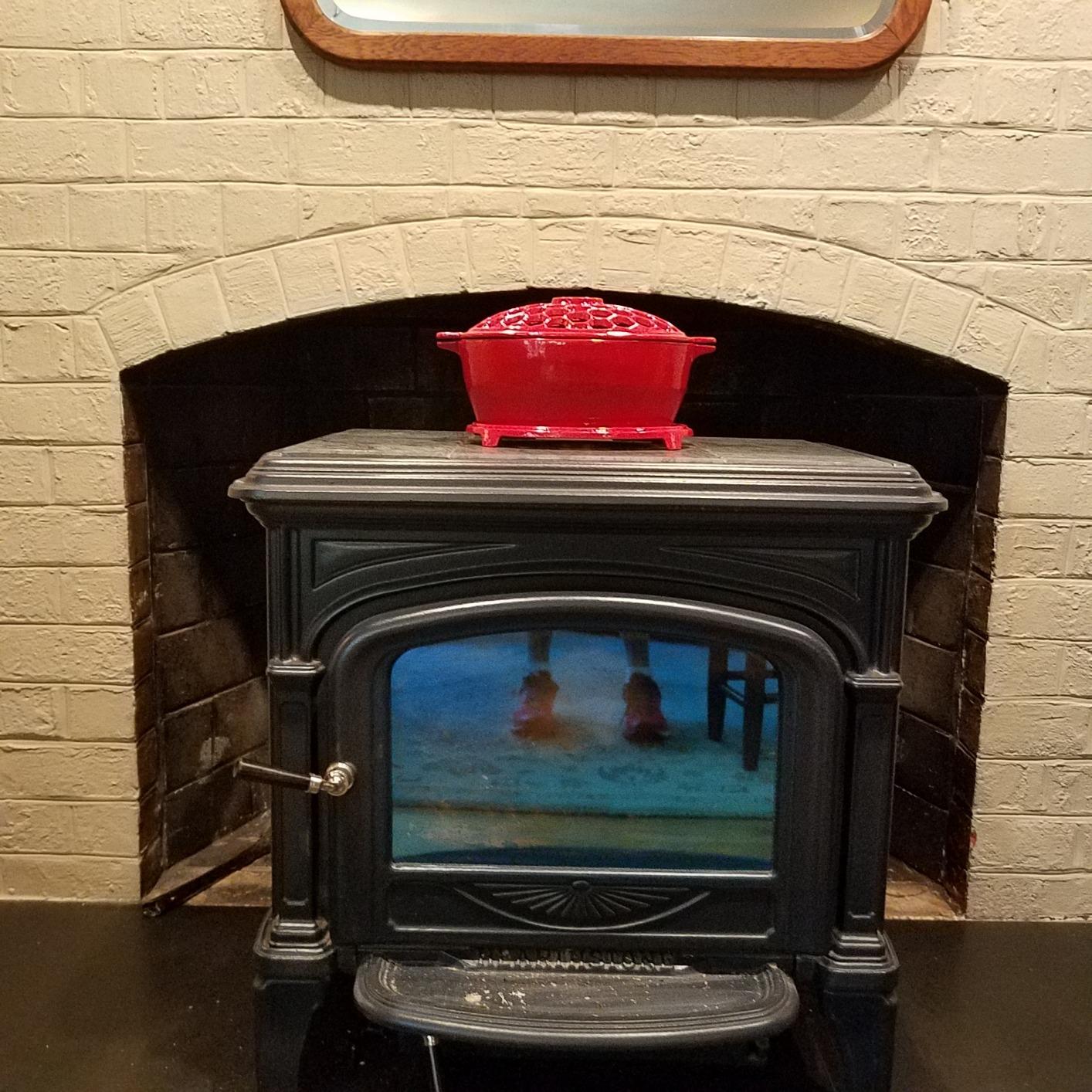 Plow & Hearth Lattice Wood Stove Steamer | Cast Iron Fireplace Humidifier | Black | Rust Resistant | Functional Kettle Alternative | 2.3 QT Capacity customer photo 1