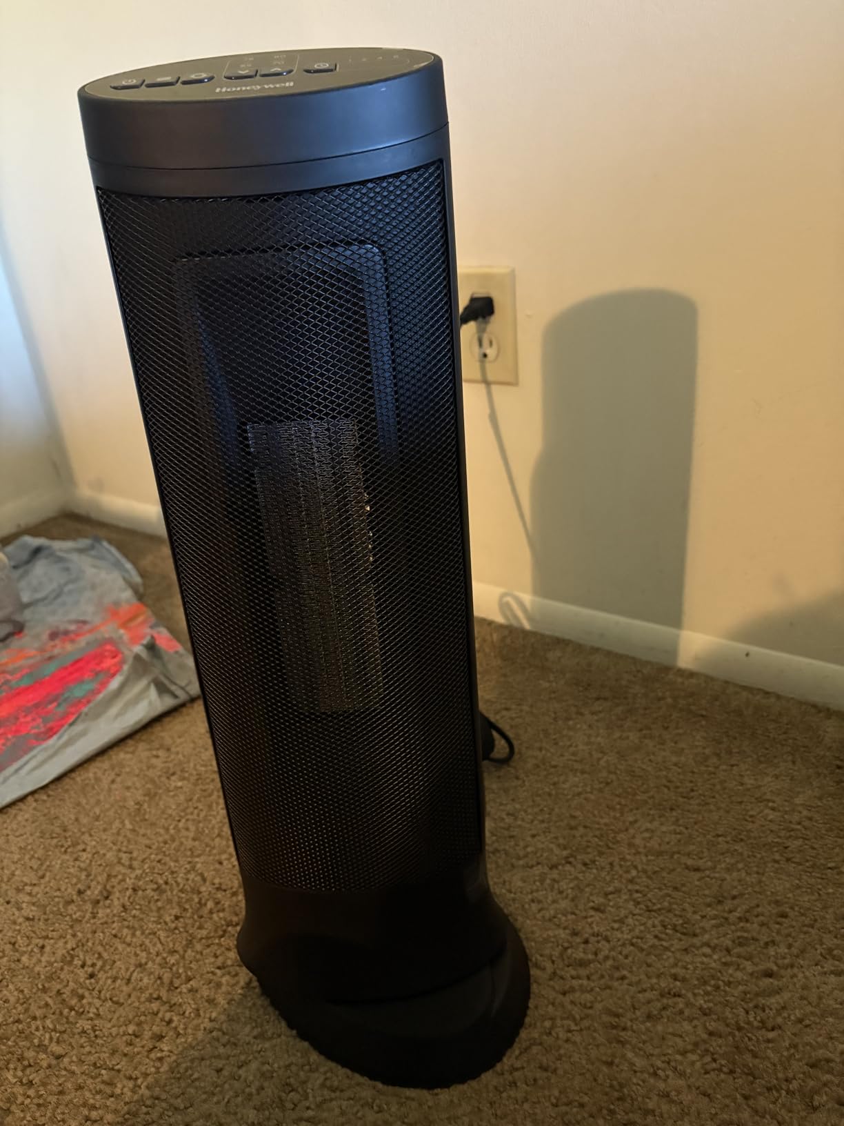 Honeywell Digital Ceramic Tower Heater, 1500 Watt, Black - Oscillating Ceramic Heater - Space Heater with Two Heat Settings, Medium Room customer photo 2