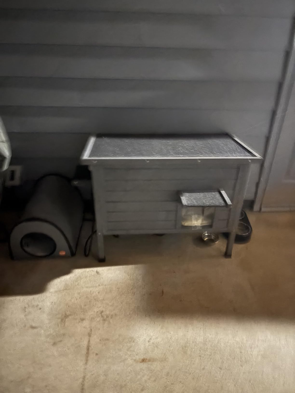 K&H Pet Products Heated Outdoor Cat House for Outside - Thermo Mod Kitty Shelter, Insulated, Waterproof, Heated Floor, Washable Cover, Safety Listed - Small 21 X 14 X 13in Tan 25W customer photo 2