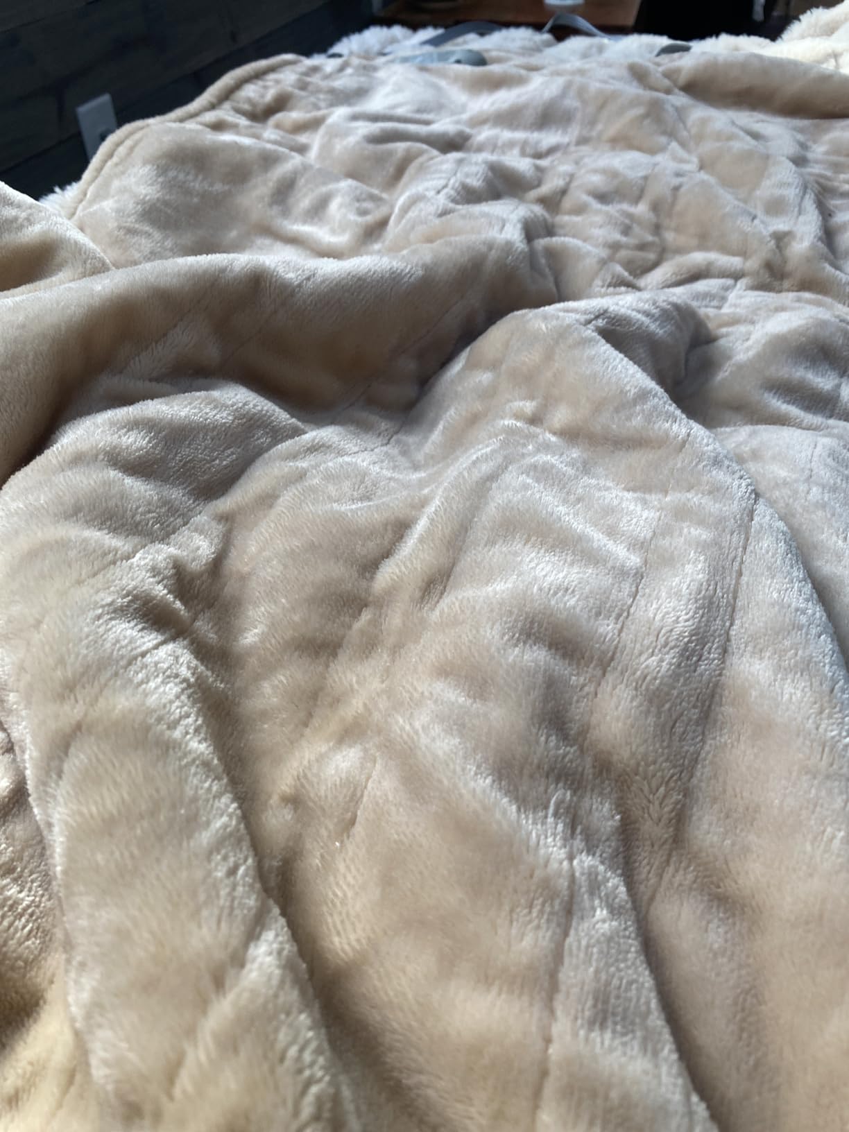 Beautyrest Heated Blanket, Electric Throw Blanket, Soft, Warm, Reversible Plush - Sherpa Heating Blanket Throw, 3 Heat Settings, 2 hr Auto Shut Off, Machine Washable, Oversized 60 in x 70 in, Grey customer photo 1