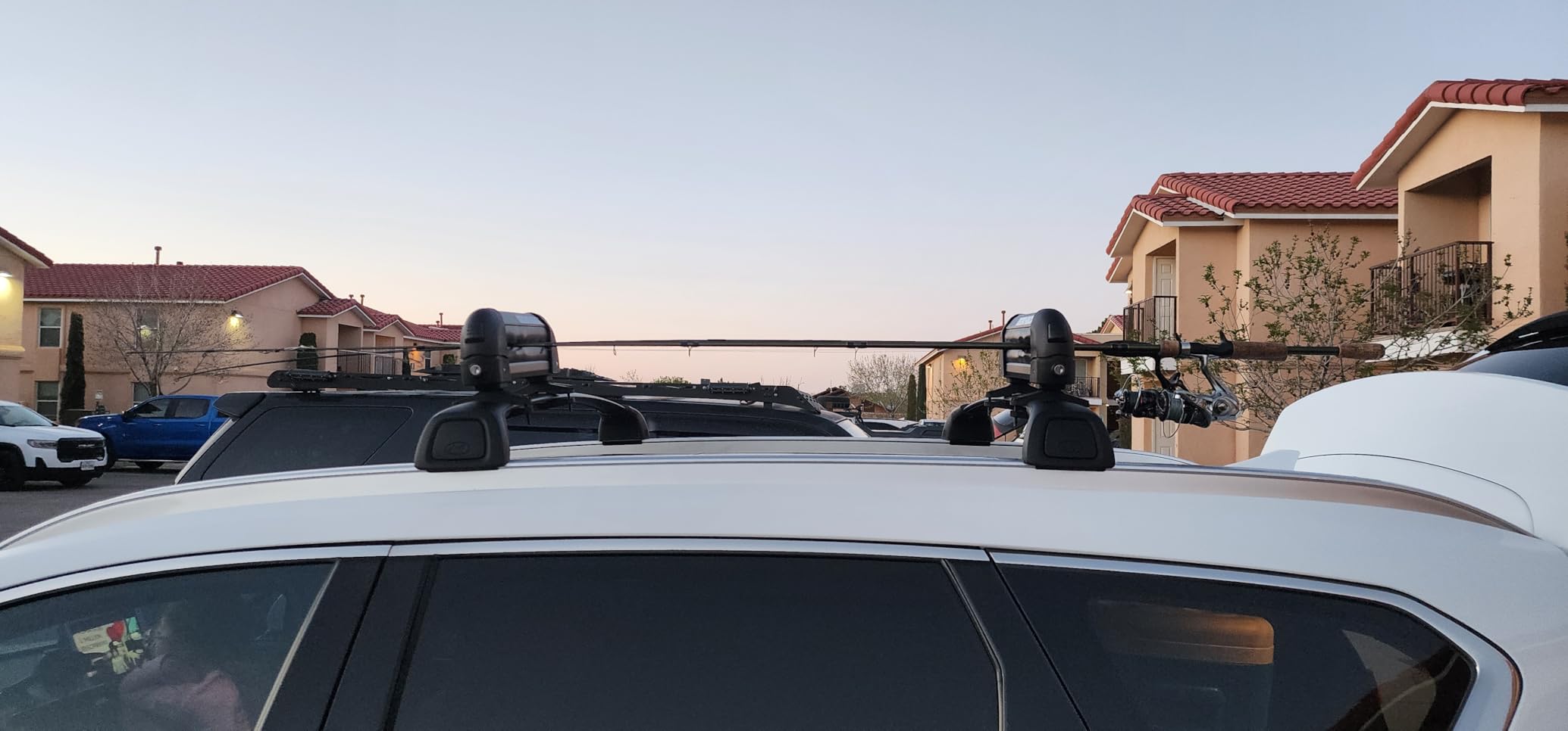 Rhino-Rack Carrier for Skis, Snowboards, Fishing Rods, Paddles, Skateboards, Water Skis, Wakeboard & More, Universal Mounting, Easy to Use, Locking, Lightweight & Heavy Duty, Suitable for All Vehicles customer photo 1