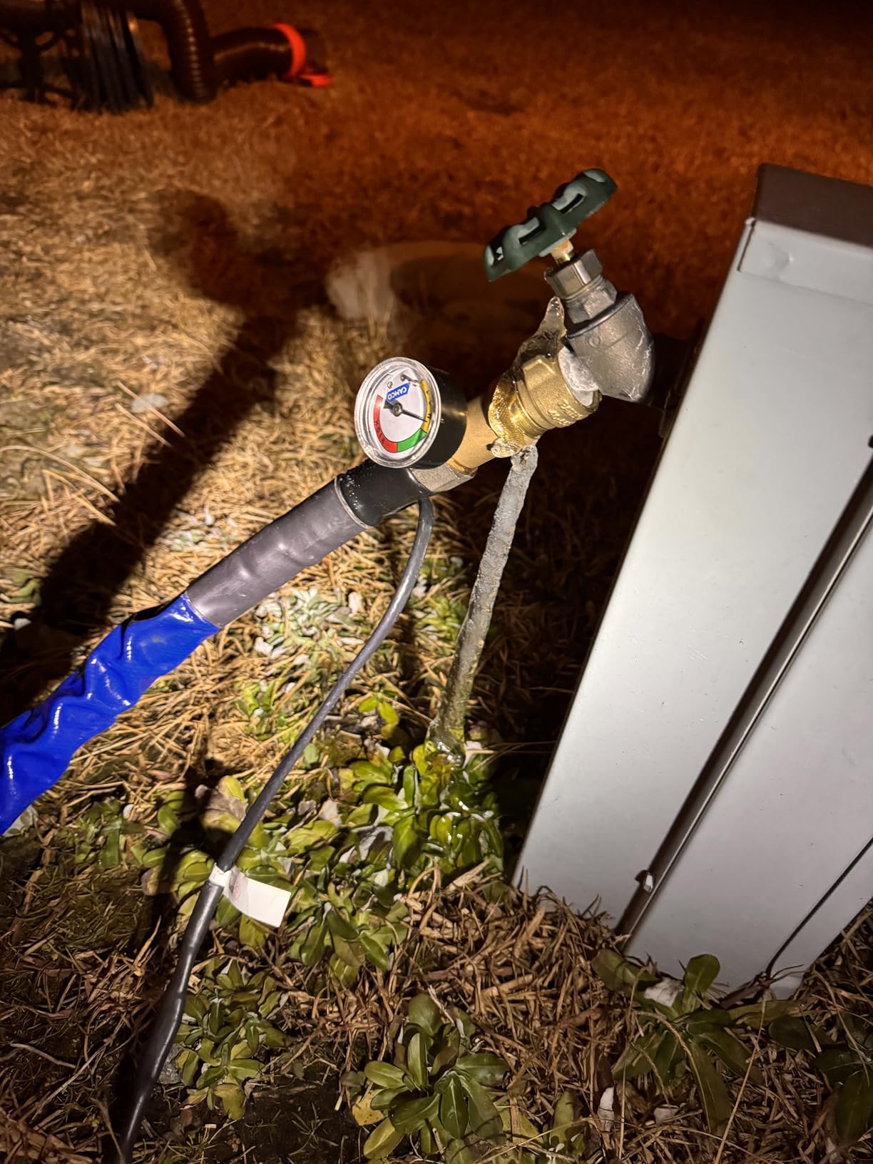 Camco 50-foot Heated Water Hose for RV - Prevents Freezing Down to -20 - Certified For Drinking Water and Lead-Free - Great for Campers, Livestock, Agriculture, Kennels, etc. - 5/8 ID (22912) customer photo 1