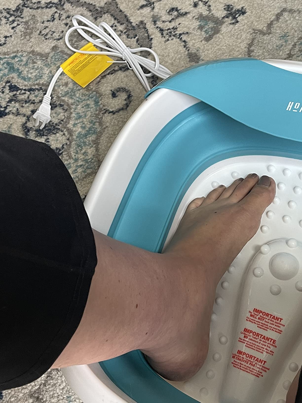 HoMedics Compact Pro Spa Collapsible Footbath with Heat Maintenance, Vibration Massage, ACU-Node Surface, Improves Circulation, Soothe Tired Muscles, Tub for Easy Storage, Blue and White customer photo 1